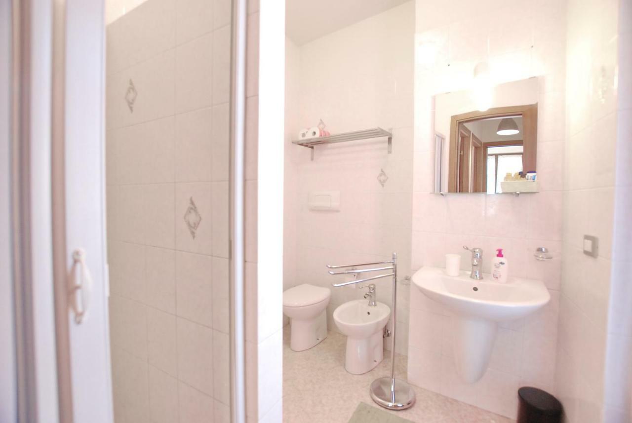 La Casa Dei Sogni Apartment Stresa Bagian luar foto